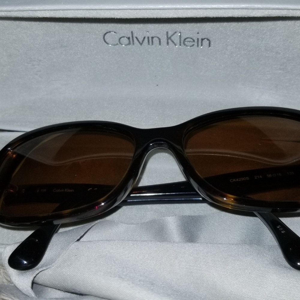 EUC CALVIN KLEIN prescription sunglasses - Picture 2 of 4